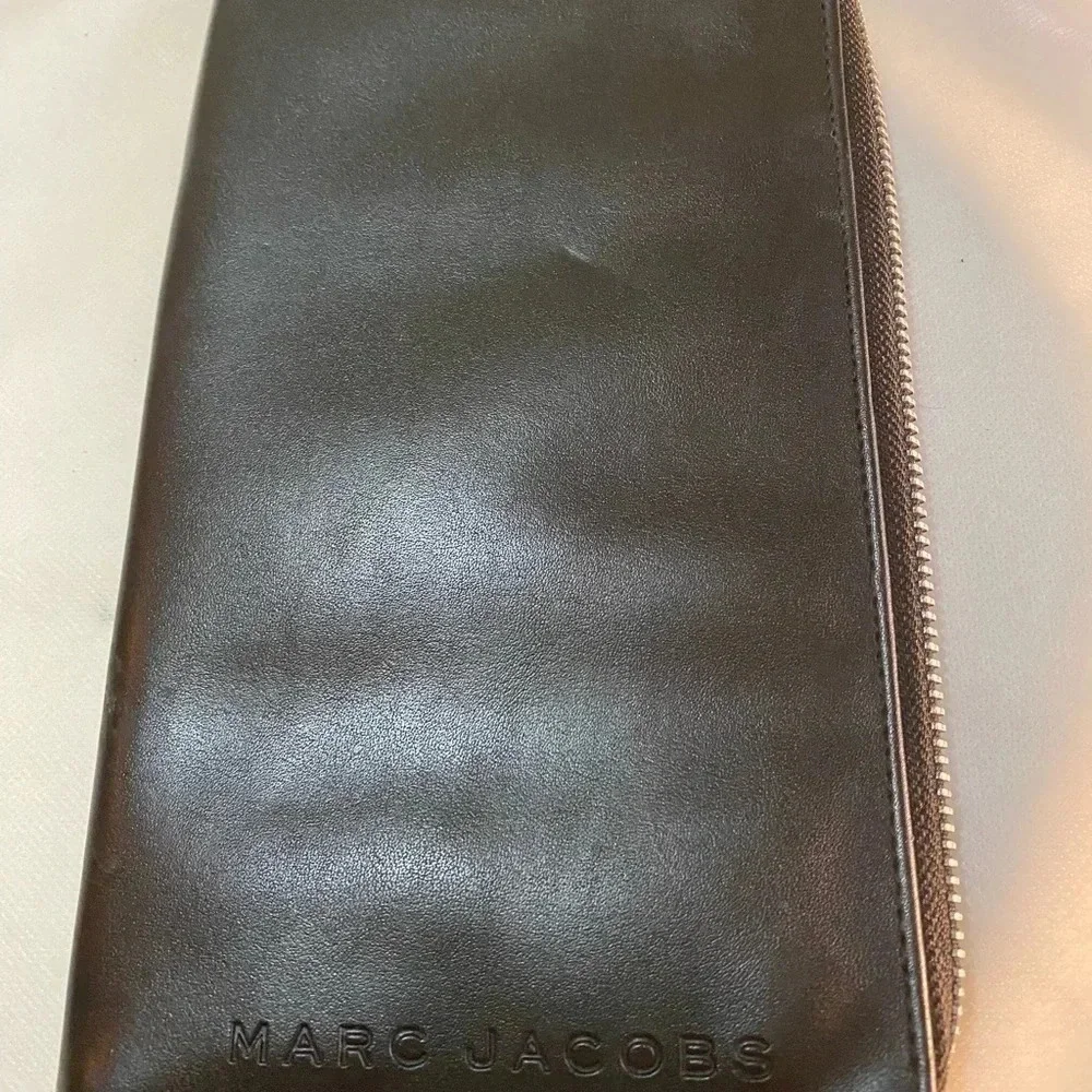 Marc Jacobs black leather clutch wallet bag